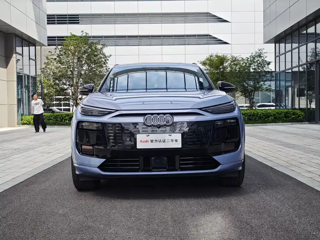 Audi Q6L e-tron — фото 3