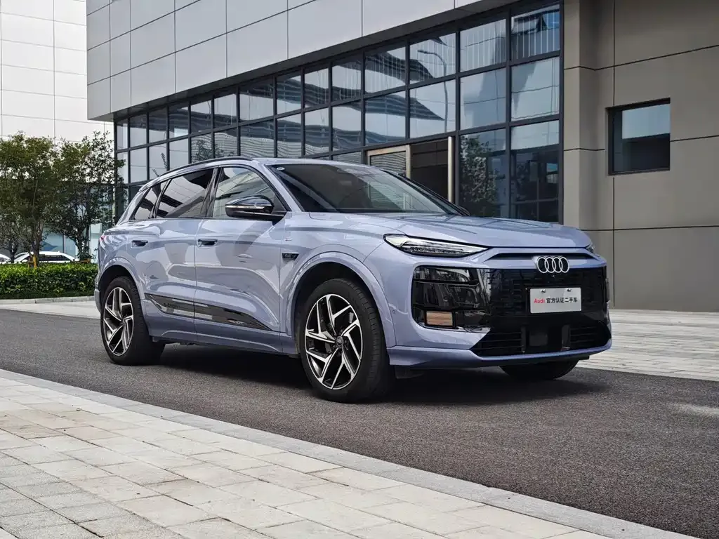 Audi Q6L e-tron — фото 2