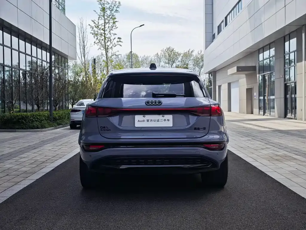 Audi Q6L e-tron — фото 4