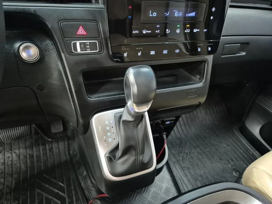 Hyundai Staria — фото 3