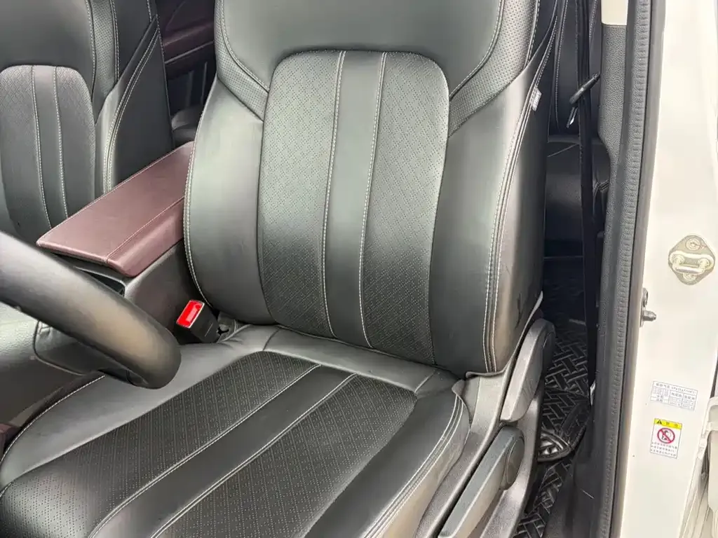 GAC Motor Trumpchi M6 — фото 10