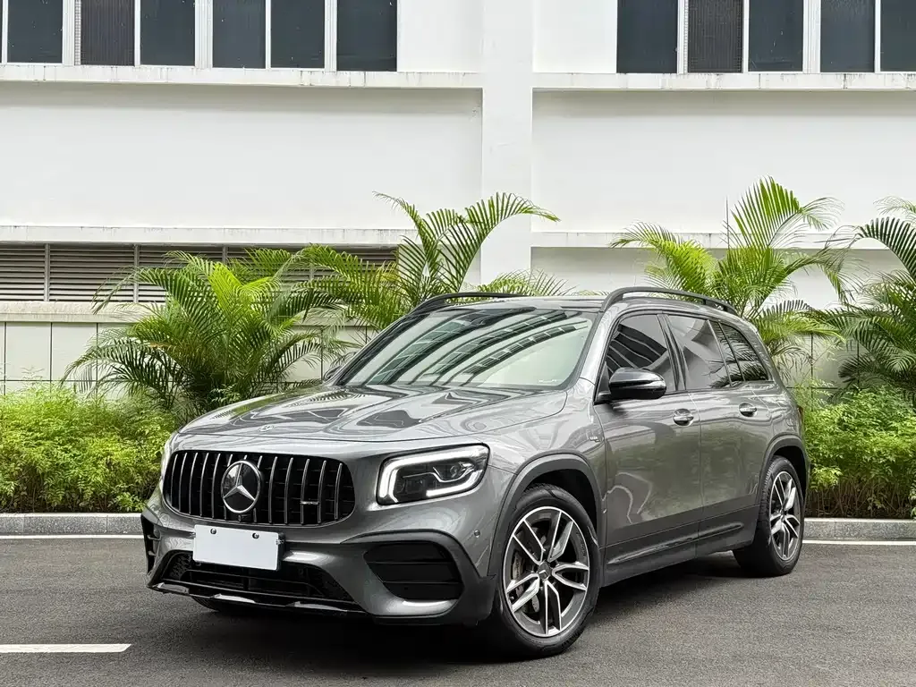 Mercedes-Benz GLB AMG — фото 1