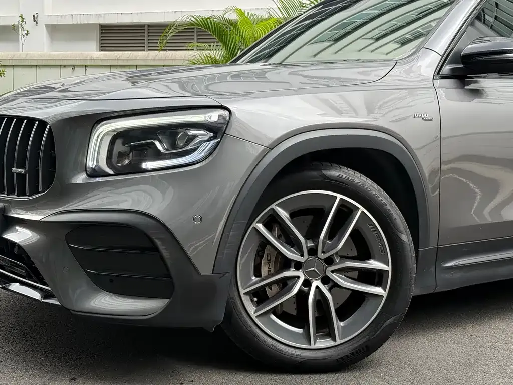 Mercedes-Benz GLB AMG — фото 10
