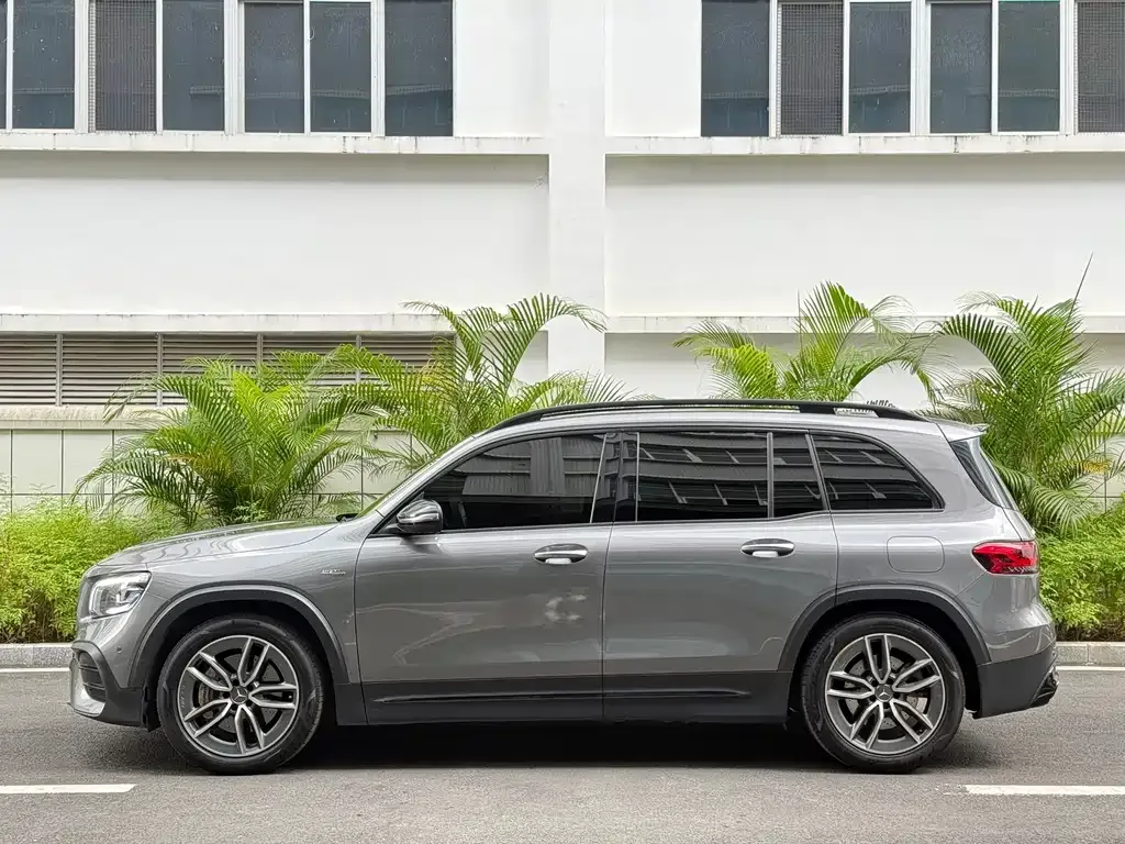 Mercedes-Benz GLB AMG — фото 8