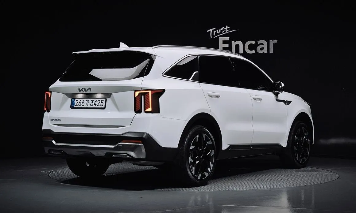 Kia Sorento — фото 10