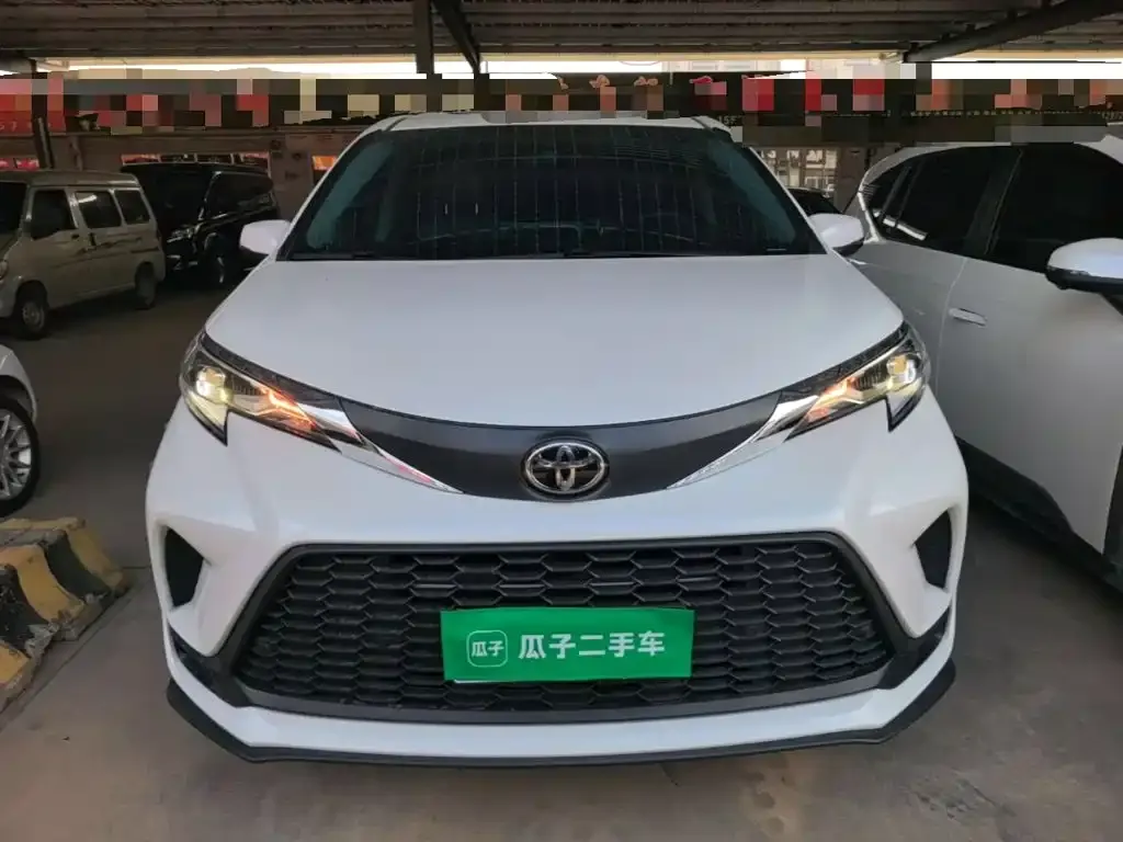 Toyota Granvia — фото 10