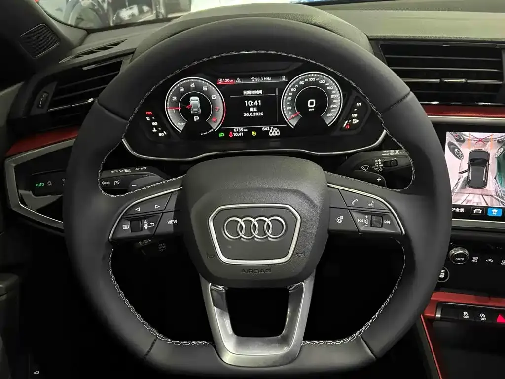 Audi Q3 — фото 2