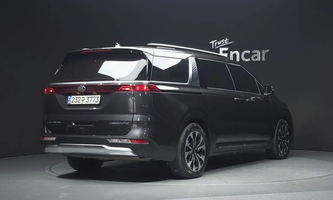 Kia Carnival — фото 6
