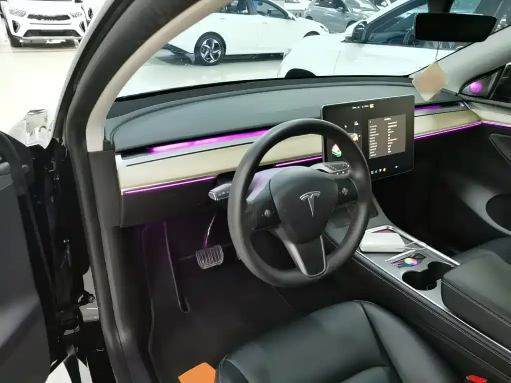 Tesla Model Y — фото 4