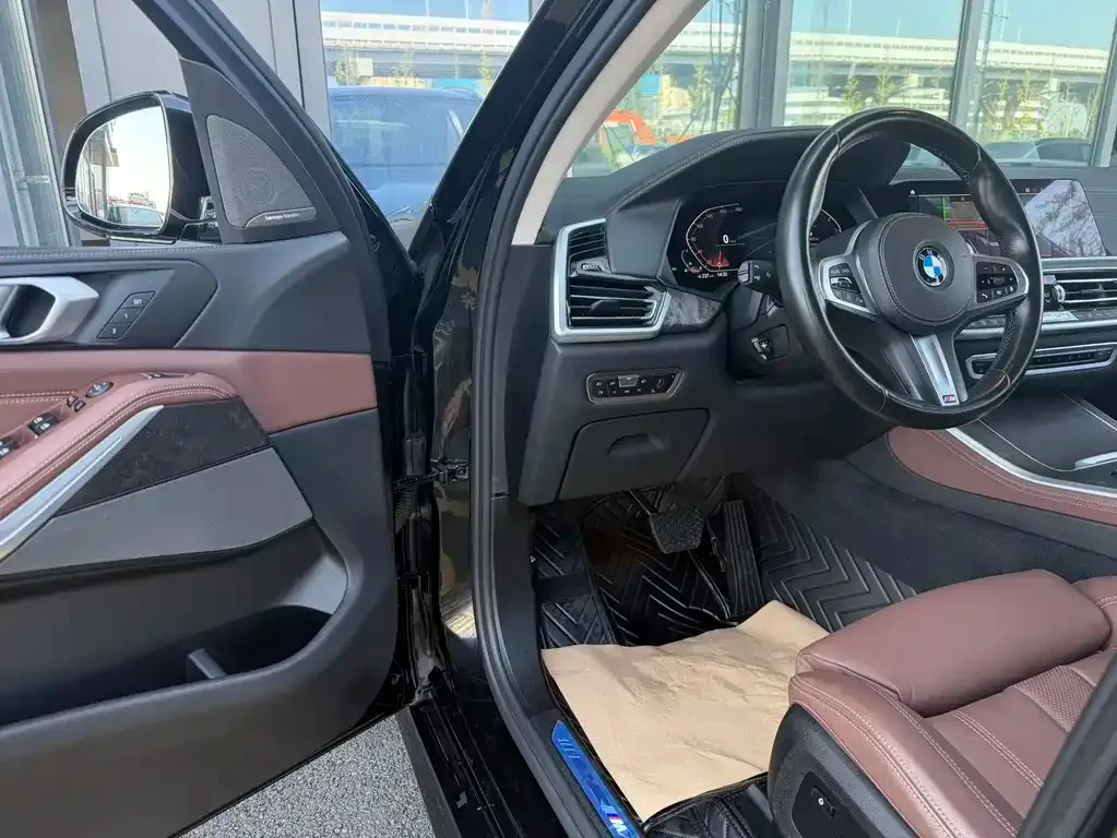BMW X5 (Import) — фото 7