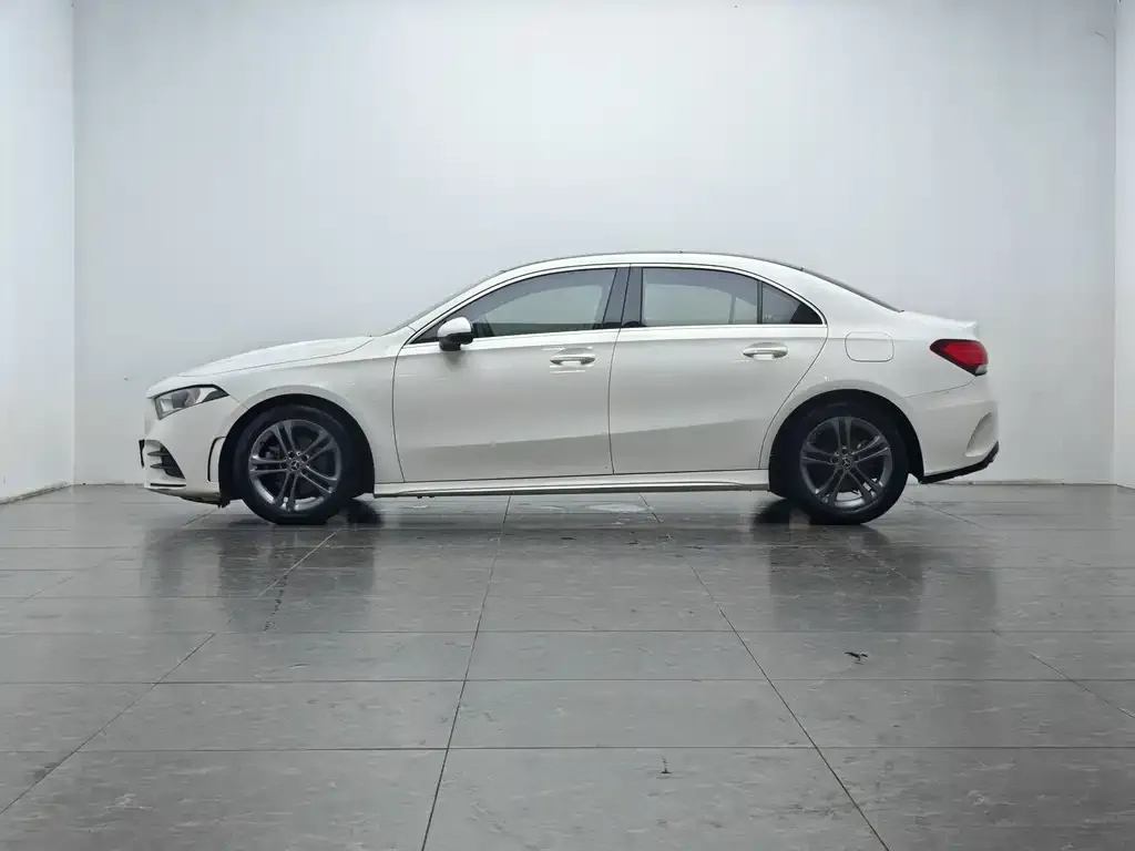 Mercedes-Benz A-Class — фото 10