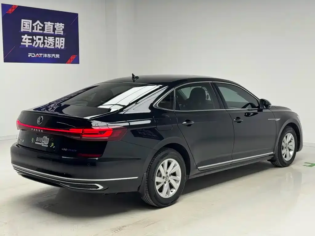 Volkswagen Passat PHEV — фото 7