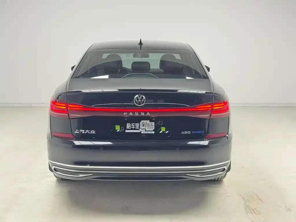 Volkswagen Passat PHEV — фото 4