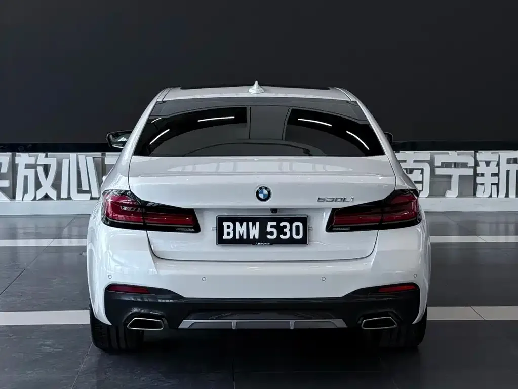 BMW 5 Series — фото 10