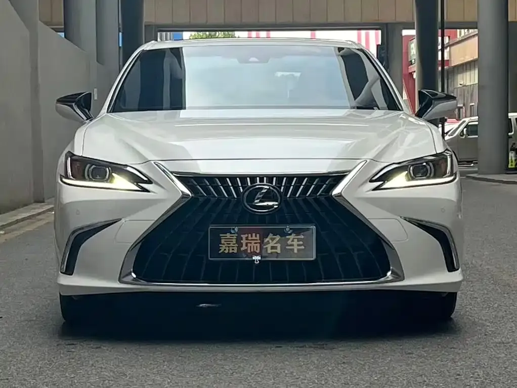 Lexus ES — фото 3