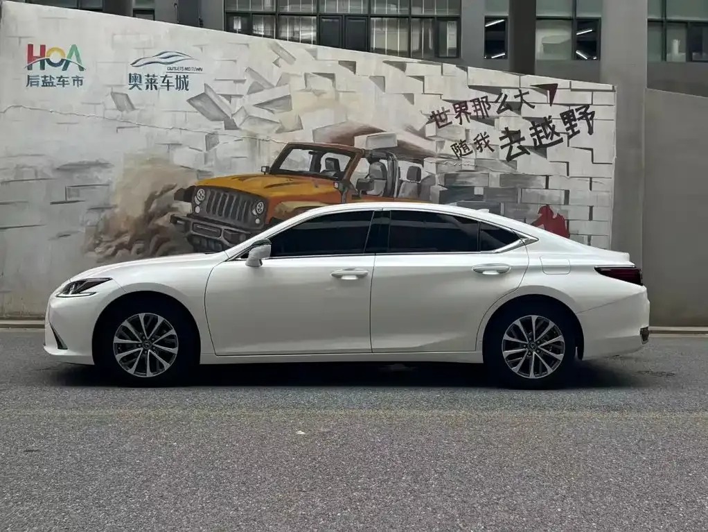 Lexus ES — фото 8