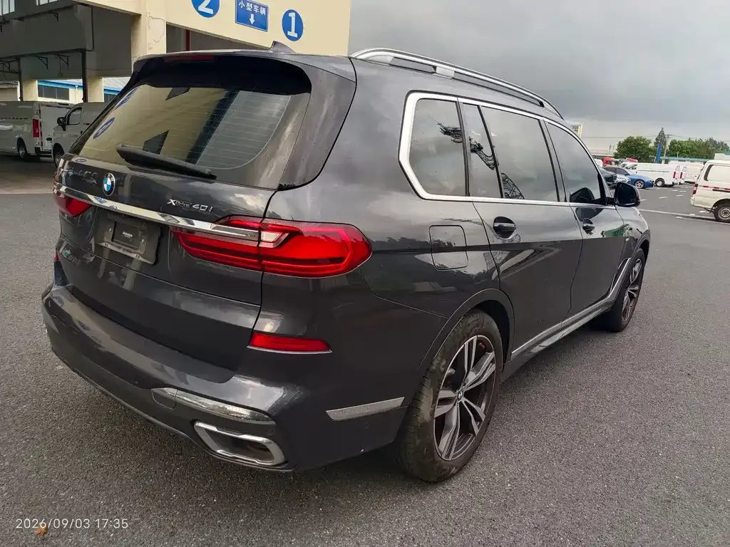 BMW X7 — фото 2