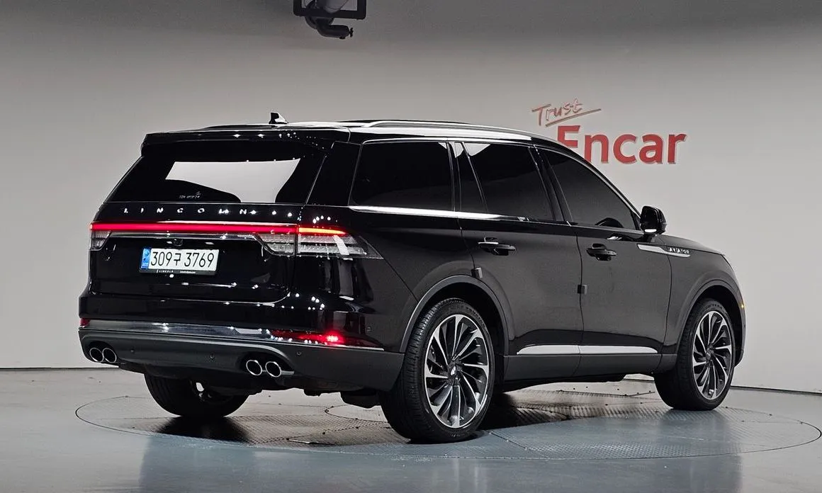 Lincoln Aviator — фото 8