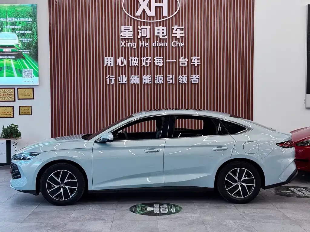 BYD Qin L — фото 8