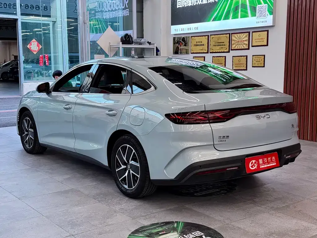 BYD Qin L — фото 10