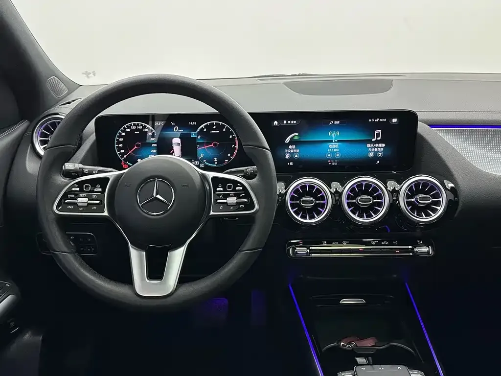 Mercedes-Benz GLA — фото 10