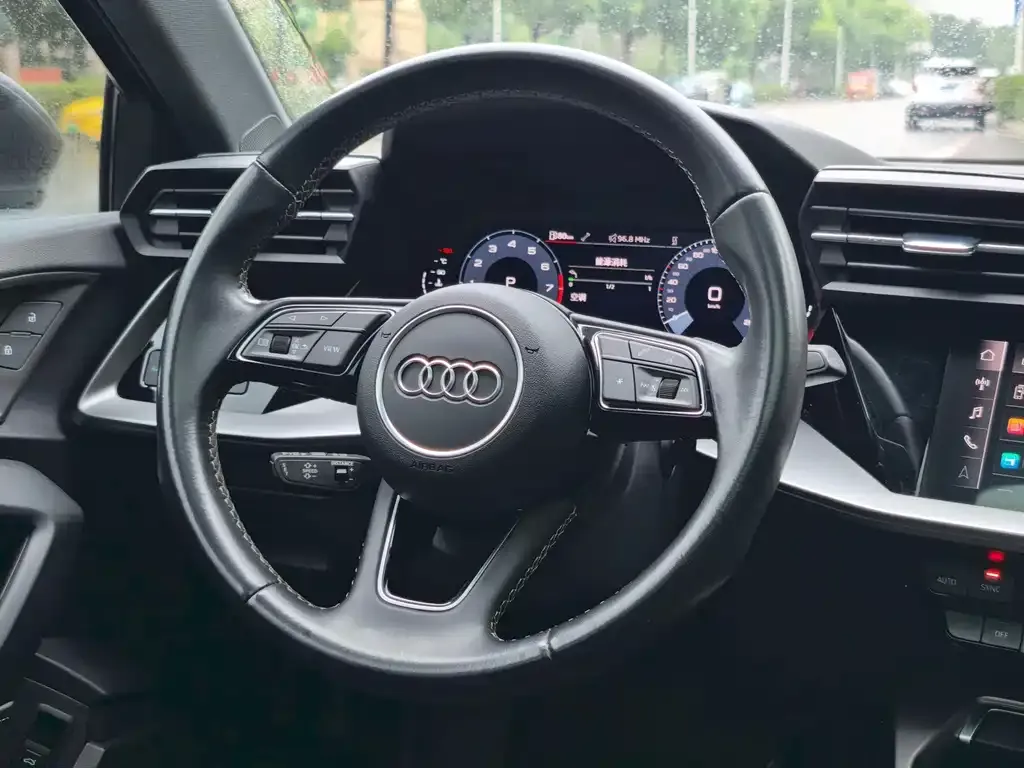 Audi A3 — фото 9