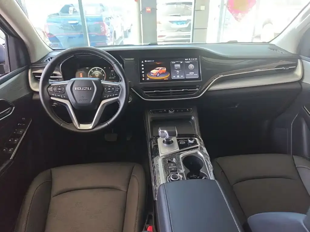 Isuzu D-MAX — фото 3