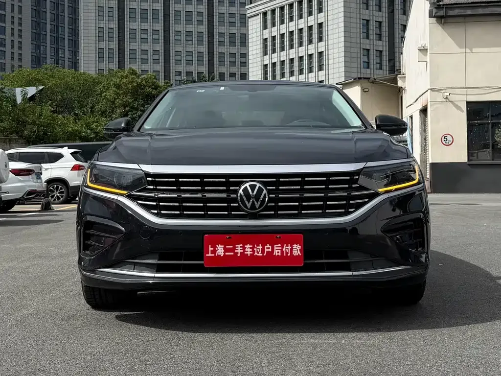 Volkswagen Passat — фото 1