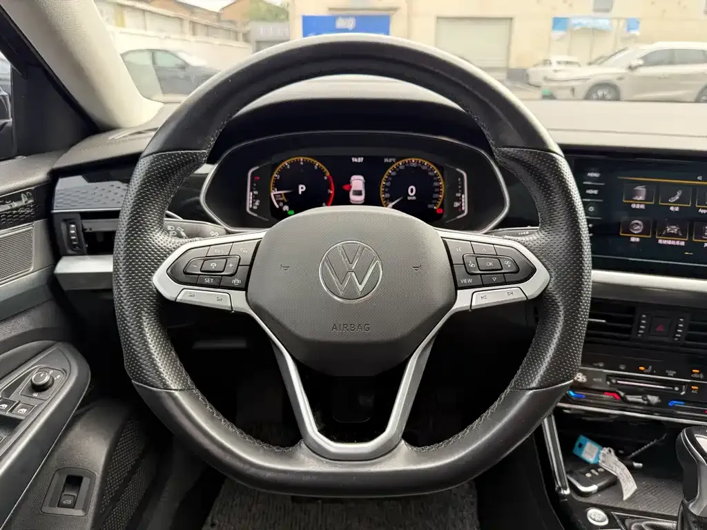 Volkswagen Passat — фото 2