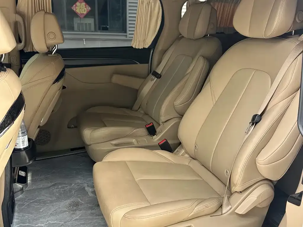 Buick GL8 Hybrid — фото 2