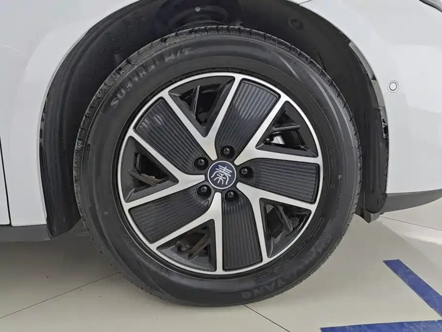 BYD Qin L — фото 4