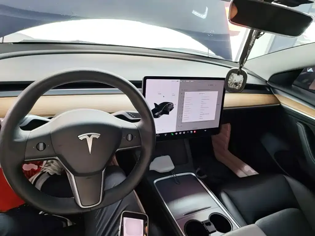 Tesla Model 3 — фото 6