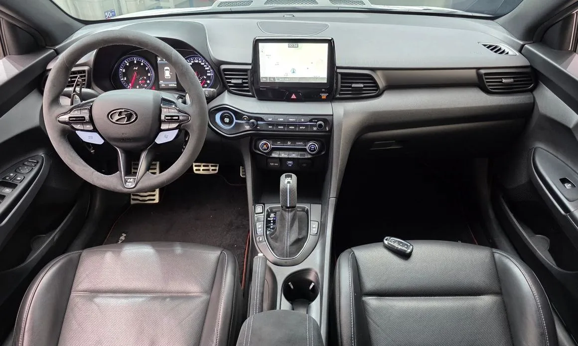 Hyundai Veloster — фото 9