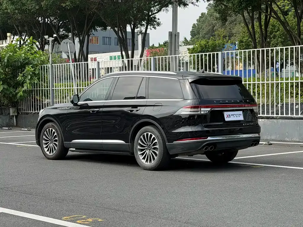 Lincoln Aviator — фото 9