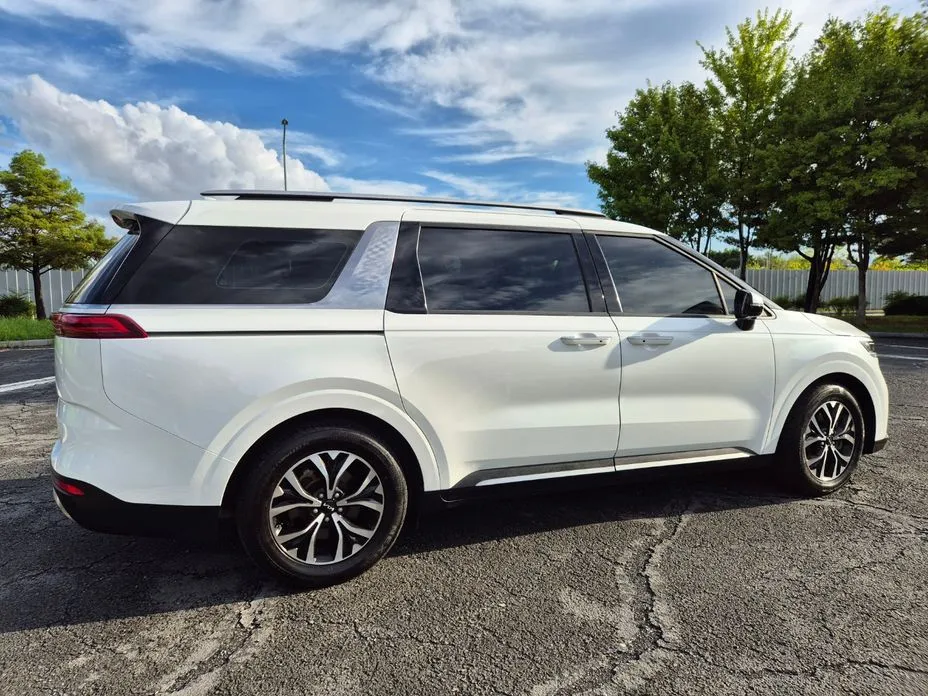 Kia Carnival — фото 10