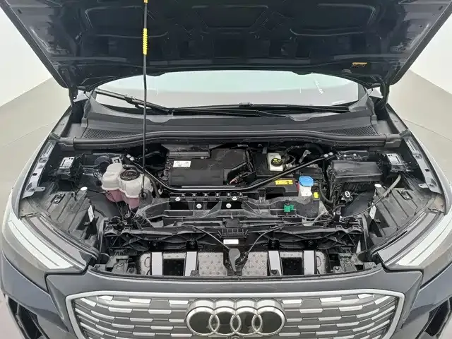 Audi Q4 e-tron — фото 10