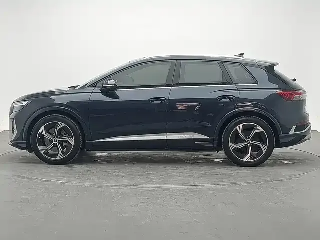 Audi Q4 e-tron — фото 9