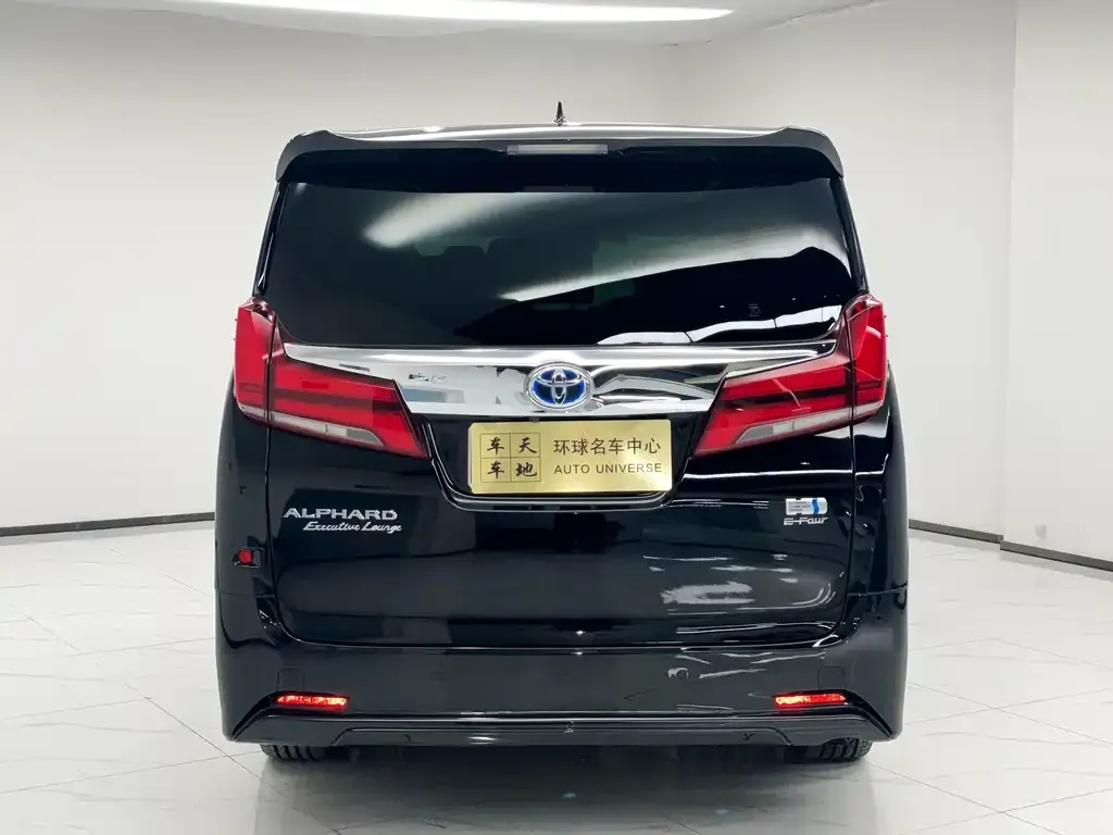 Toyota Alphard — фото 6