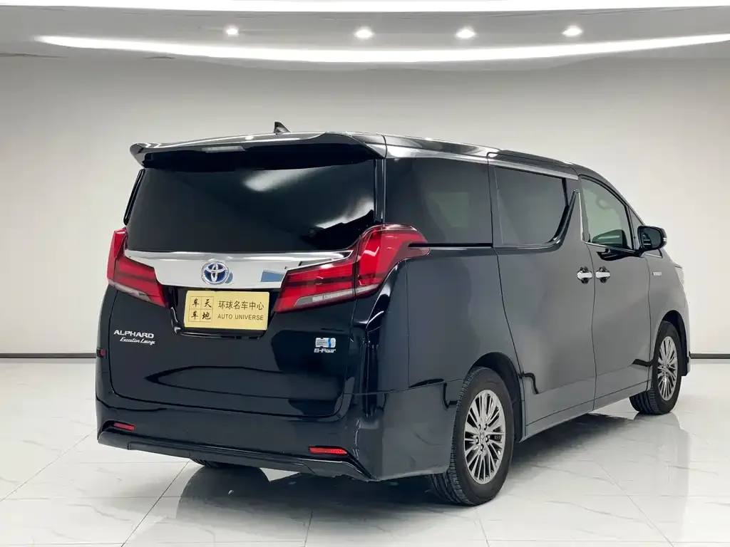 Toyota Alphard — фото 3