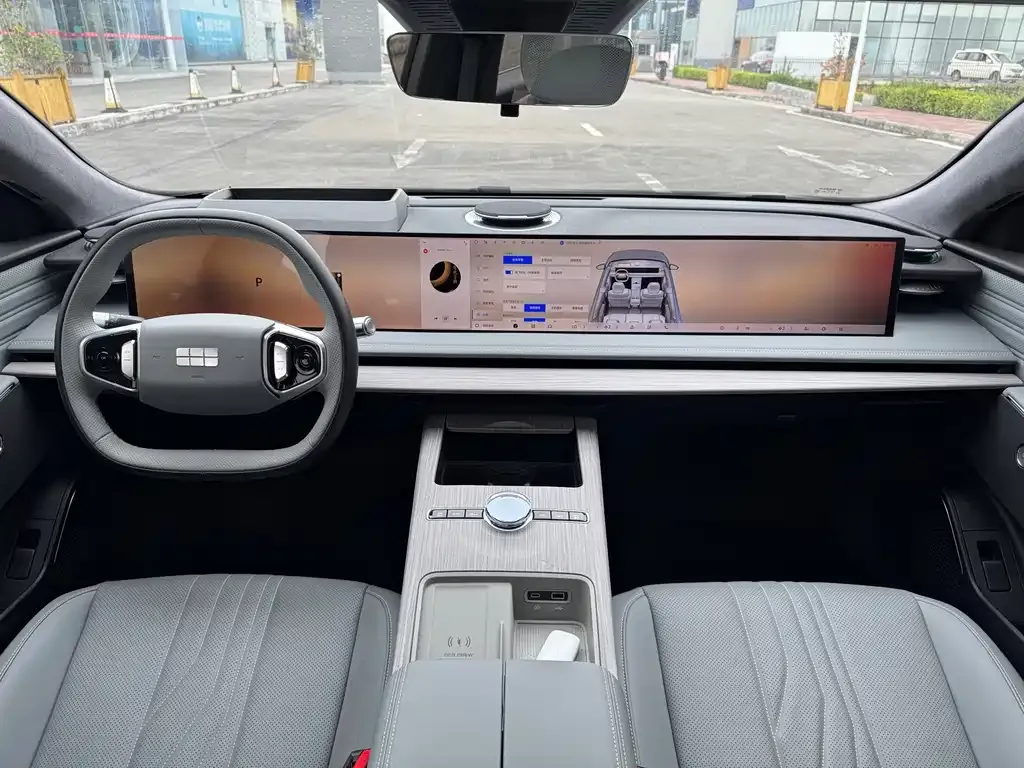 Geely Galaxy E8 — фото 9