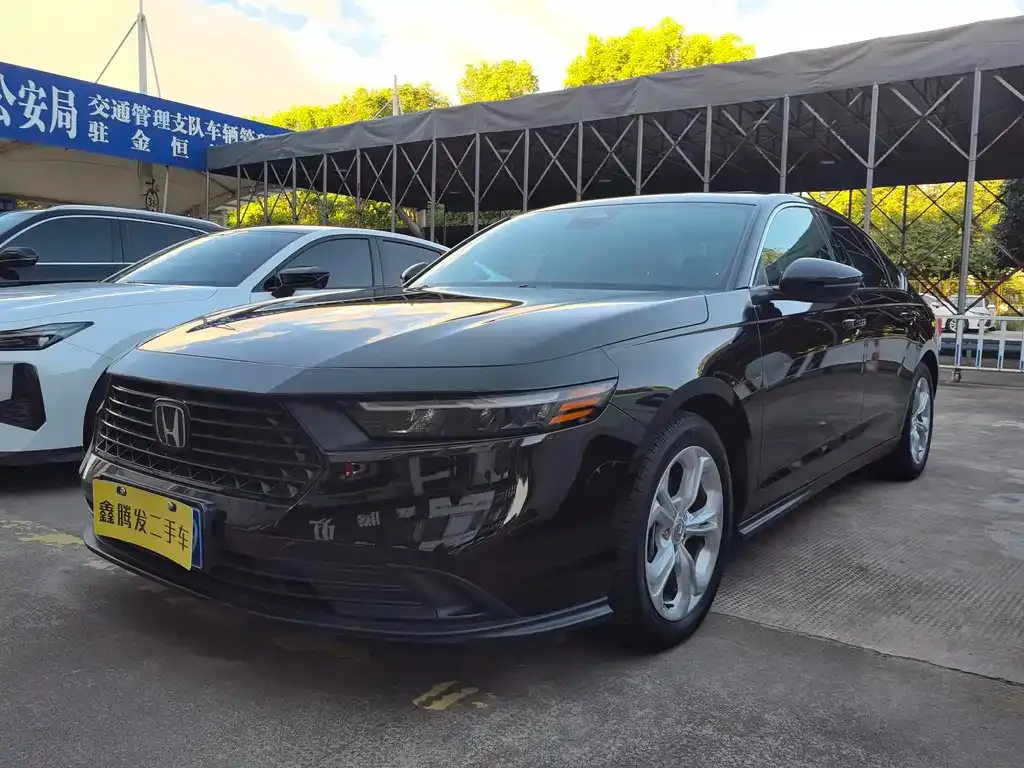 Honda Accord — фото 1