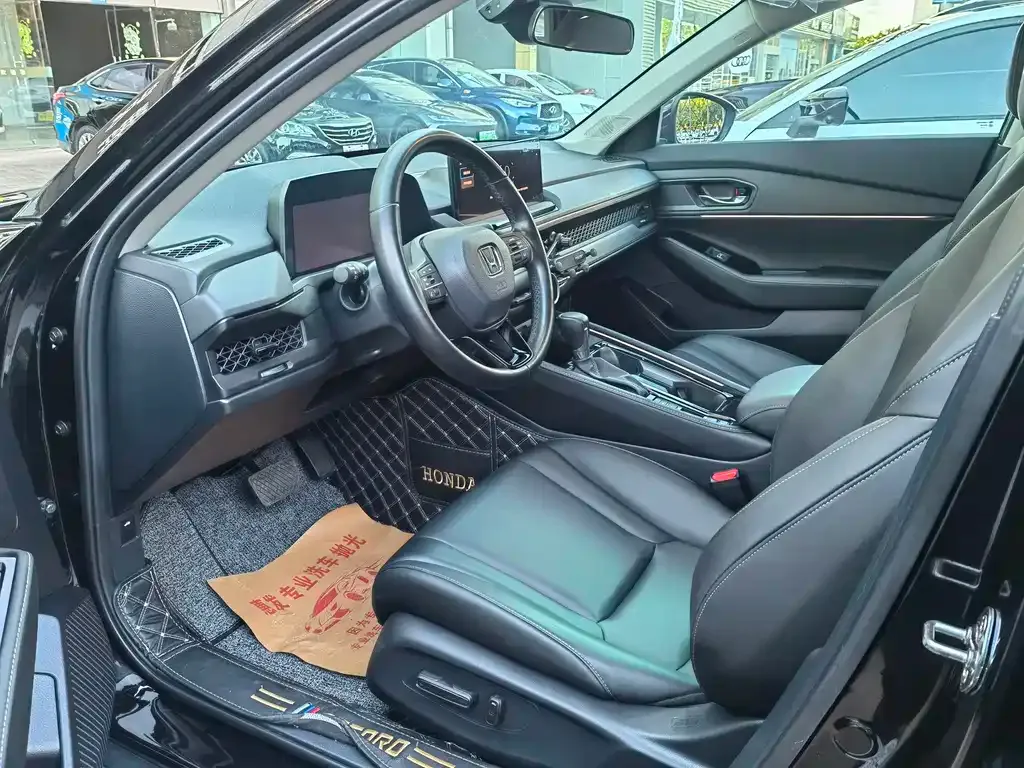 Honda Accord — фото 10