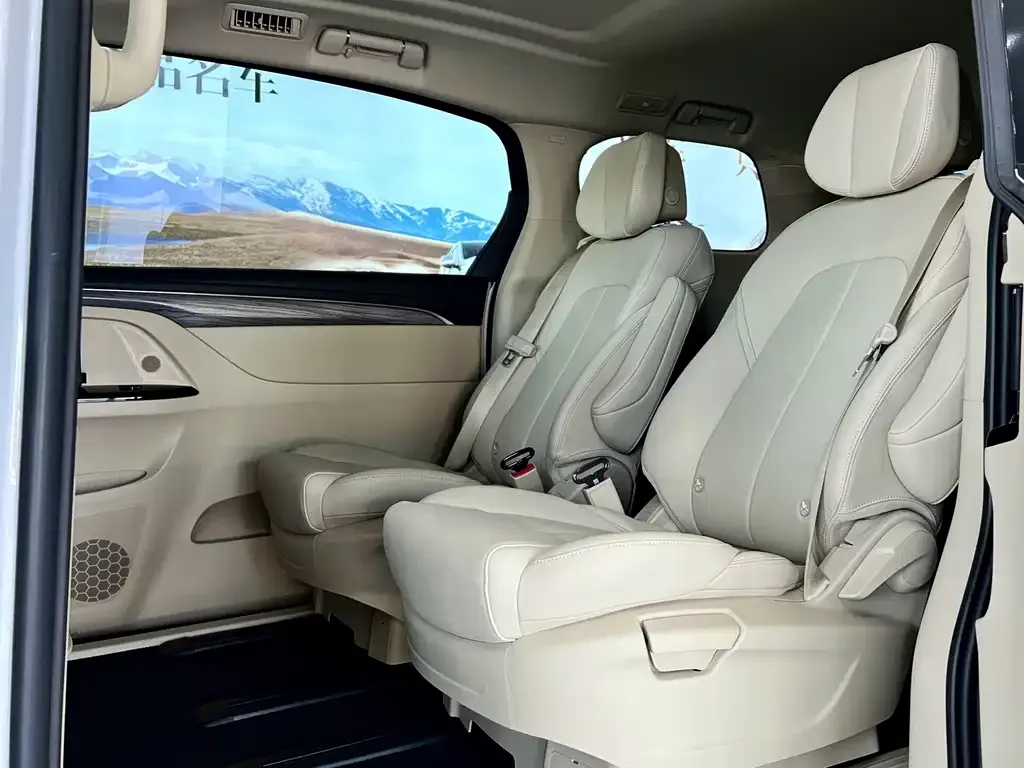 Buick GL8 Hybrid — фото 2