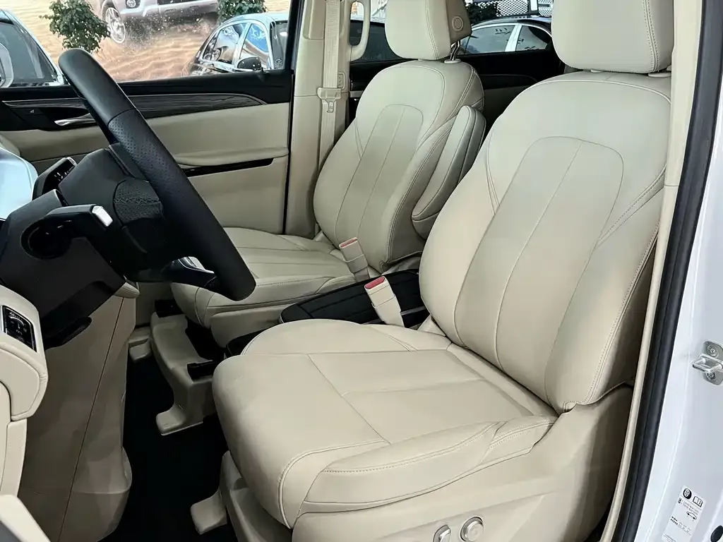 Buick GL8 Hybrid — фото 4
