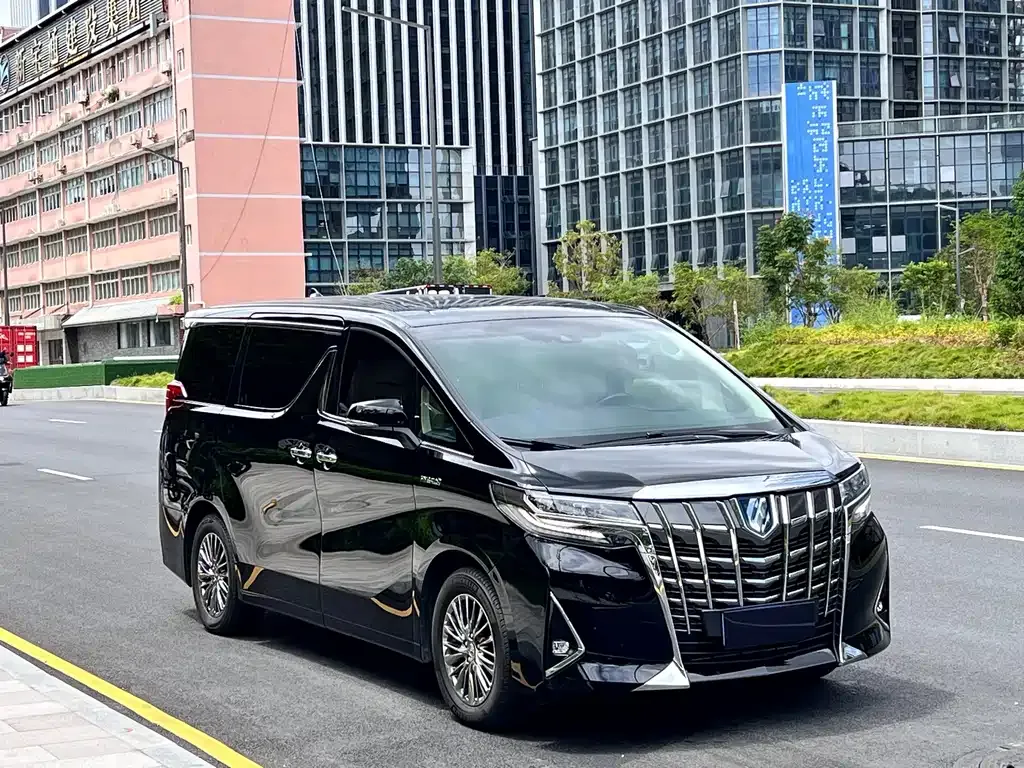 Toyota Alphard — фото 5