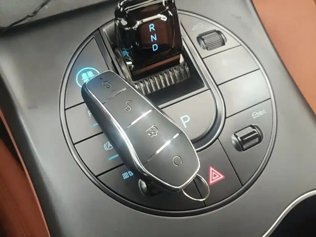 BYD Seal — фото 3