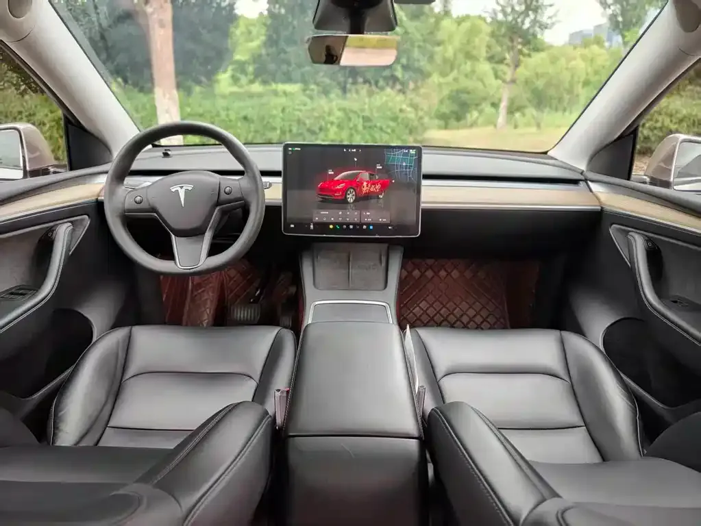 Tesla Model Y — фото 4
