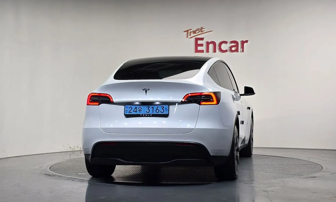 Tesla Model Y — фото 4