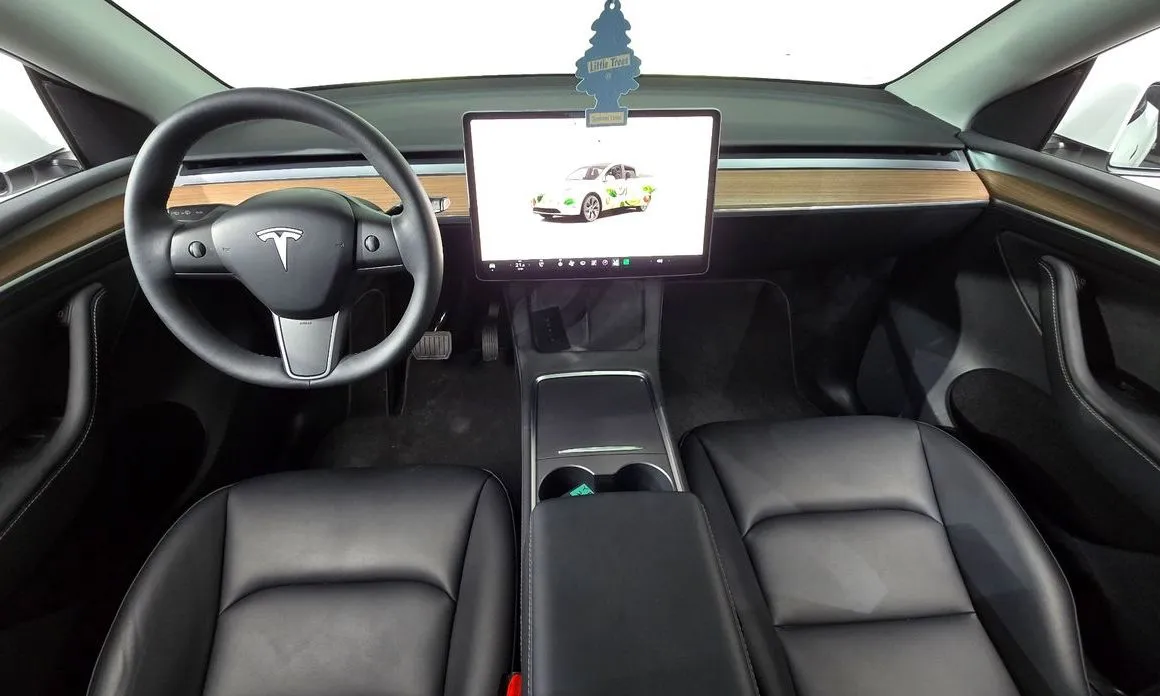 Tesla Model Y — фото 7