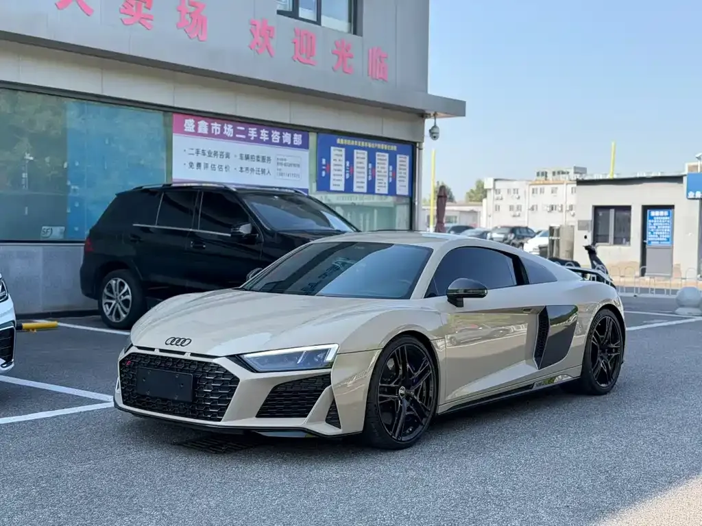 Audi R8 — фото 1